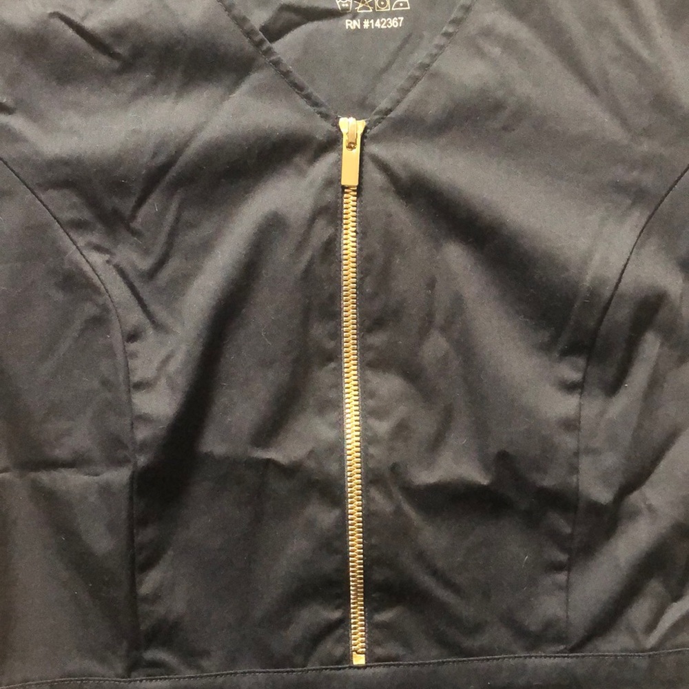 Jaanuu Black Tulip Top Scrubs - Picture 2 of 5